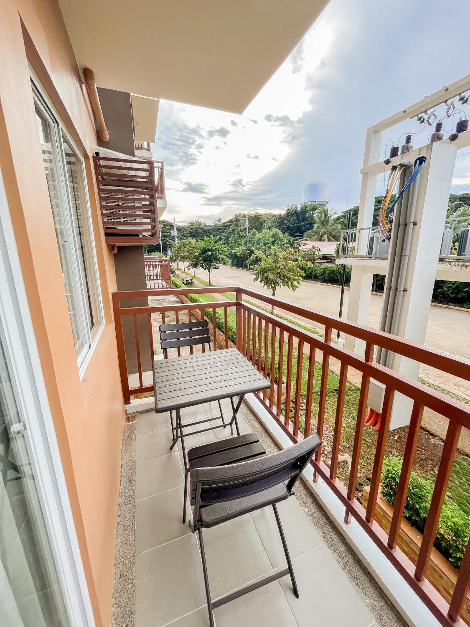 2 Bedroom And Studio Apartments With Private Pool And Gym In Vista Manors Verdant Puerto Princesa Εξωτερικό φωτογραφία