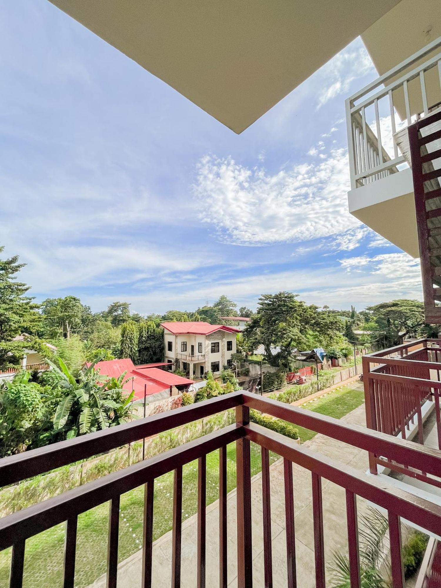 2 Bedroom And Studio Apartments With Private Pool And Gym In Vista Manors Verdant Puerto Princesa Εξωτερικό φωτογραφία