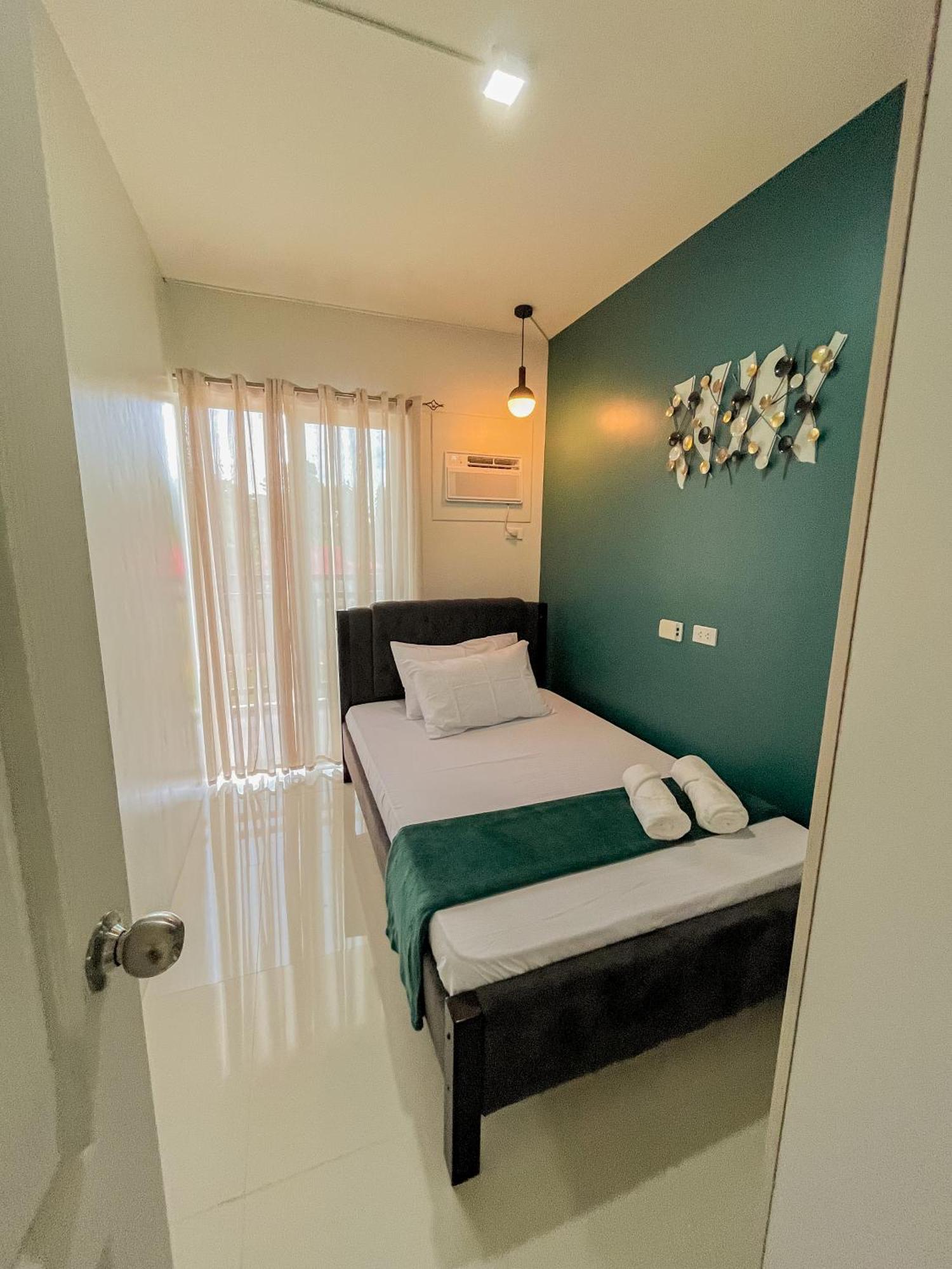 2 Bedroom And Studio Apartments With Private Pool And Gym In Vista Manors Verdant Puerto Princesa Εξωτερικό φωτογραφία
