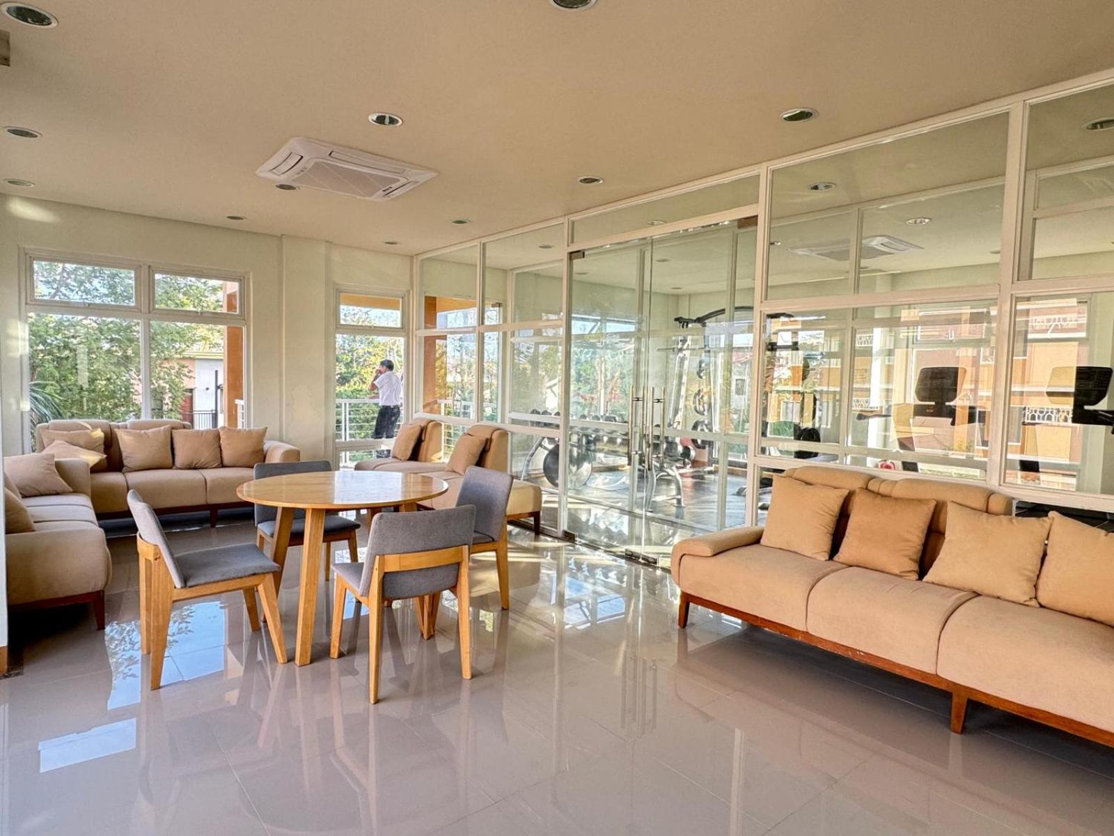 2 Bedroom And Studio Apartments With Private Pool And Gym In Vista Manors Verdant Puerto Princesa Εξωτερικό φωτογραφία