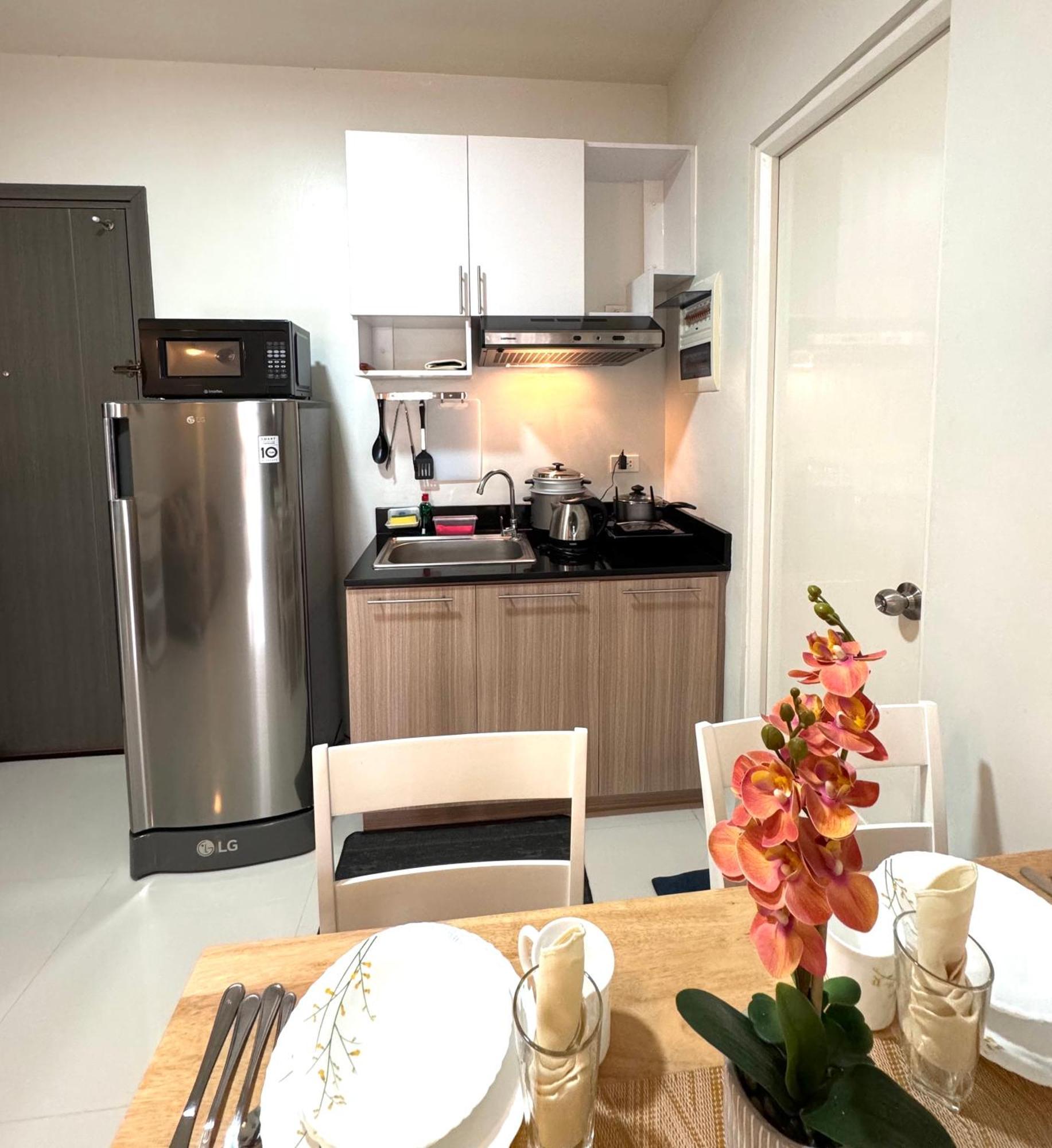 2 Bedroom And Studio Apartments With Private Pool And Gym In Vista Manors Verdant Puerto Princesa Εξωτερικό φωτογραφία